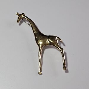 **Final Sale** Vintage Gold Tone Anne Dick Giraffe Brooch